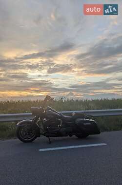 Мотоцикл Круізер Harley-Davidson FLHR 2016 в  фото 2 Мотоцикл Круізер Harley-Davidson FLHR 2016 в