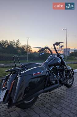 Мотоцикл Круізер Harley-Davidson FLHR 2016 в  фото 9 Мотоцикл Круізер Harley-Davidson FLHR 2016 в