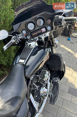 Мотоцикл Круізер Harley-Davidson FLHTC 2004 в 