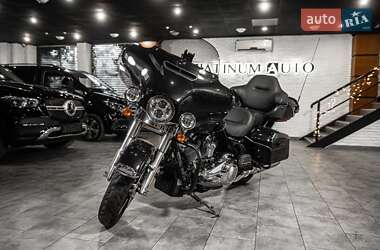Мотоцикл Кастом Harley-Davidson FLHTCU Ultra Classic Electra Glide 2018 в 