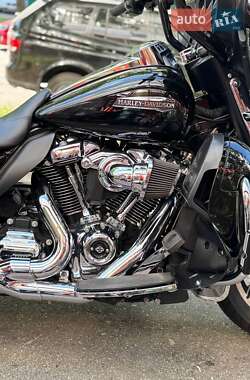 Мотоцикл Круизер Harley-Davidson FLHTCU Ultra Classic Electra Glide 2018 в 