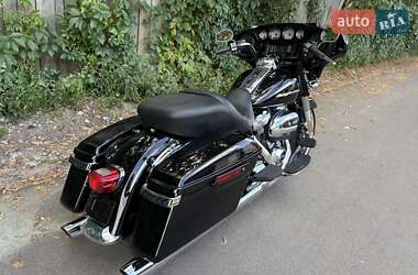 Мотоцикл Туризм Harley-Davidson FLHTCU Ultra Classic Electra Glide 2017 в  фото 4 Мотоцикл Туризм Harley-Davidson FLHTCU Ultra Classic Electra Glide 2017 в