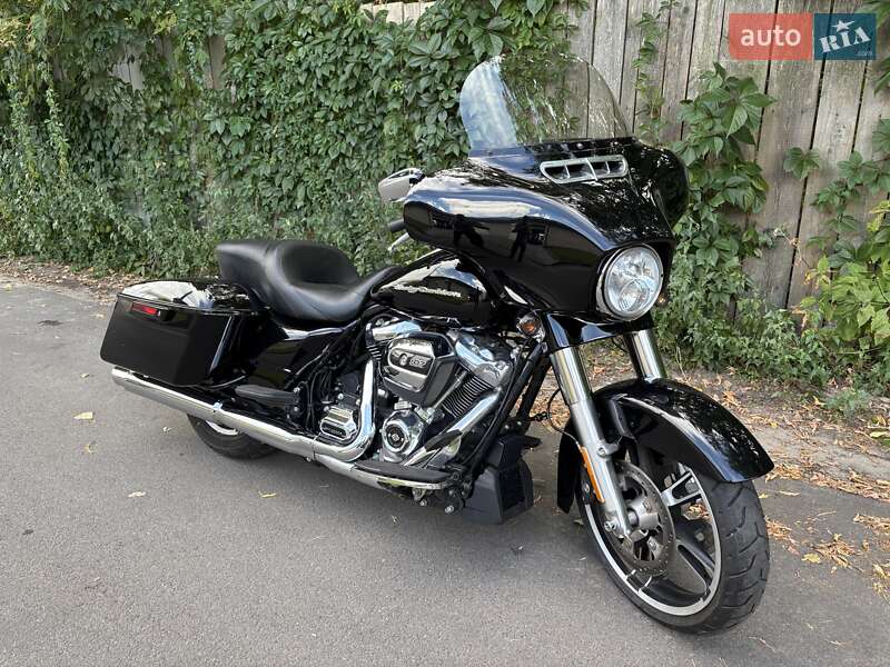 Мотоцикл Круизер Harley-Davidson FLHTCU Ultra Classic Electra Glide 2018 в Киеве фото 2 Мотоцикл Круизер Harley-Davidson FLHTCU Ultra Classic Electra Glide 2018 в Киеве