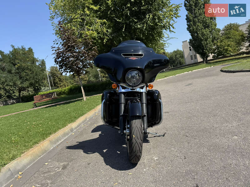 Мотоцикл Чоппер Harley-Davidson FLHX Street Glide 2014 в 