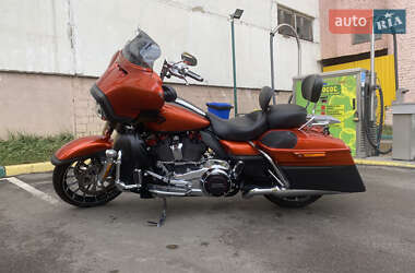 Мотоцикл Круизер Harley-Davidson FLHXSE 2018 в  фото 4 Мотоцикл Круизер Harley-Davidson FLHXSE 2018 в