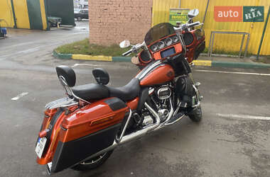 Мотоцикл Круизер Harley-Davidson FLHXSE 2018 в  фото 9 Мотоцикл Круизер Harley-Davidson FLHXSE 2018 в