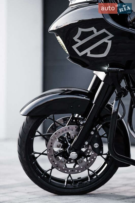 Боббер Harley-Davidson Road Glide 2021 в Ужгороде