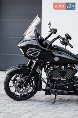 Боббер Harley-Davidson Road Glide 2021 в 