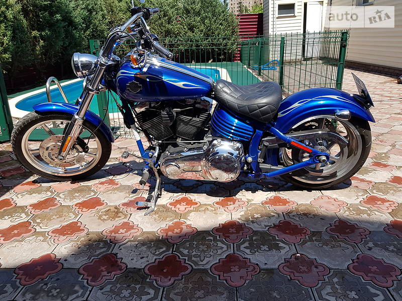 Harley-Davidson Rocker C FXCWC