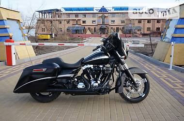 Мотоцикл Чоппер Harley-Davidson Street Glide 2015 в Киеве