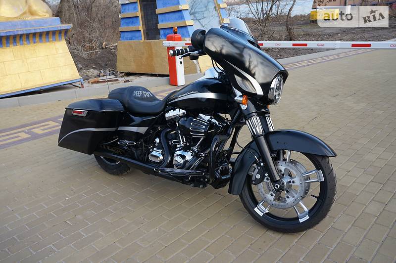 Мотоцикл Чоппер Harley-Davidson Street Glide 2015 в Киеве