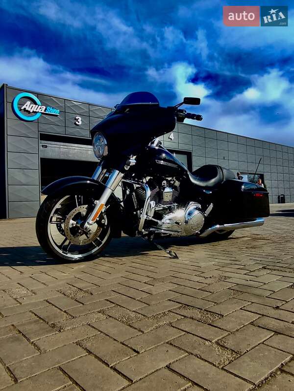Мотоцикл Круизер Harley-Davidson Street Glide 2015 в Днепре
