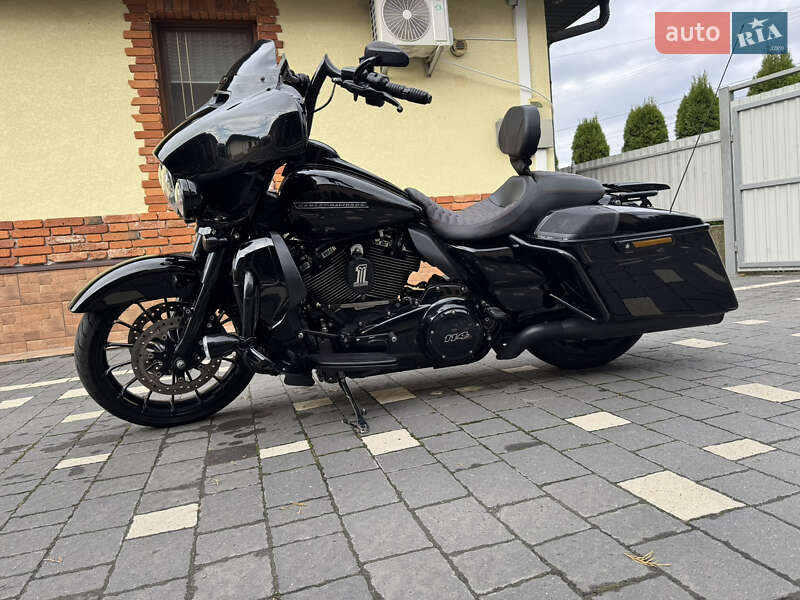 Мотоцикл Круізер Harley-Davidson Street Glide 2018 в Ужгороді