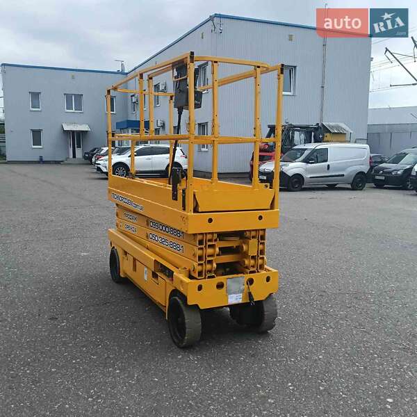 Ножничный подъемник Haulotte Compact 10 2014 в Киеве