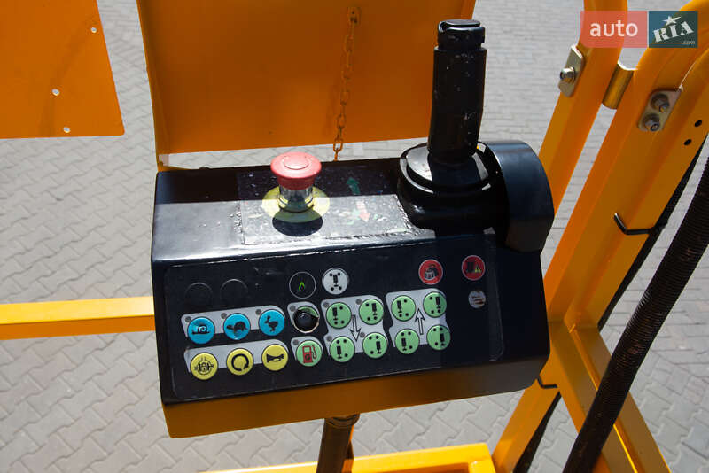 Ножничный подъемник Haulotte H 2008 в Житомире