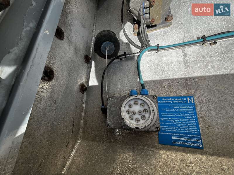 Цистерна полуприцеп Hendricks Goch 2003 в Львове