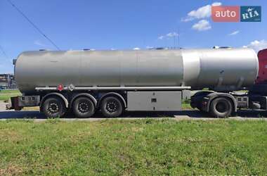 Цистерна Hendricks Goch 2008 в Киеве