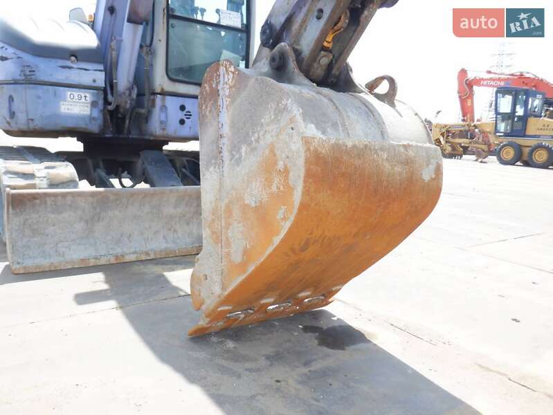 Гусеничний екскаватор Hitachi EX 2001 в Одесі