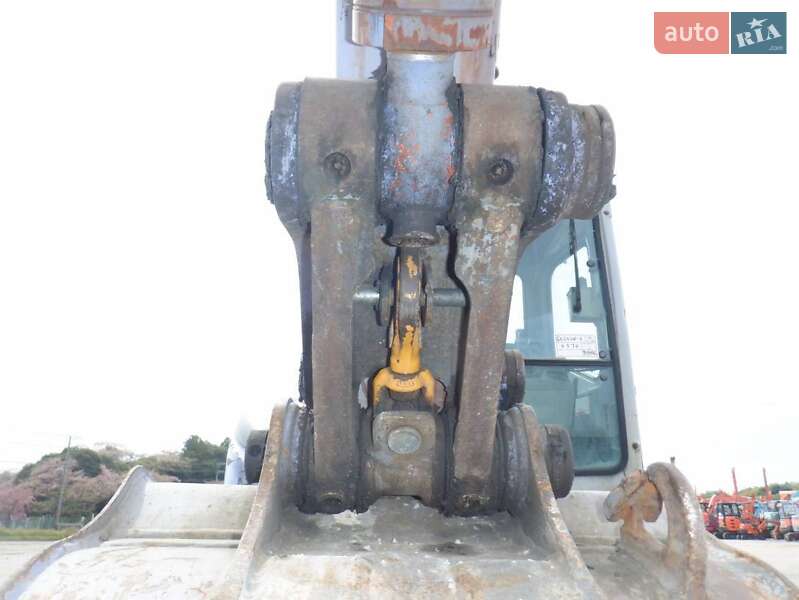 Гусеничний екскаватор Hitachi EX 2001 в Одесі