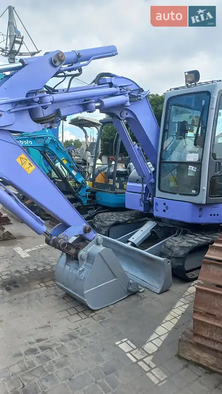 Гусеничный экскаватор Hitachi EX 2001 в 