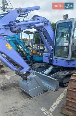 Гусеничный экскаватор Hitachi EX 2001 в 