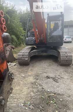 Гусеничный экскаватор Hitachi ZAXIS 2007 в 