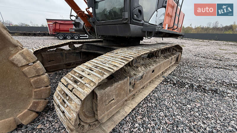 Гусеничный экскаватор Hitachi ZAXIS 2015 в Киеве