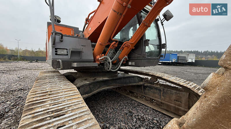 Гусеничный экскаватор Hitachi ZAXIS 2015 в Киеве