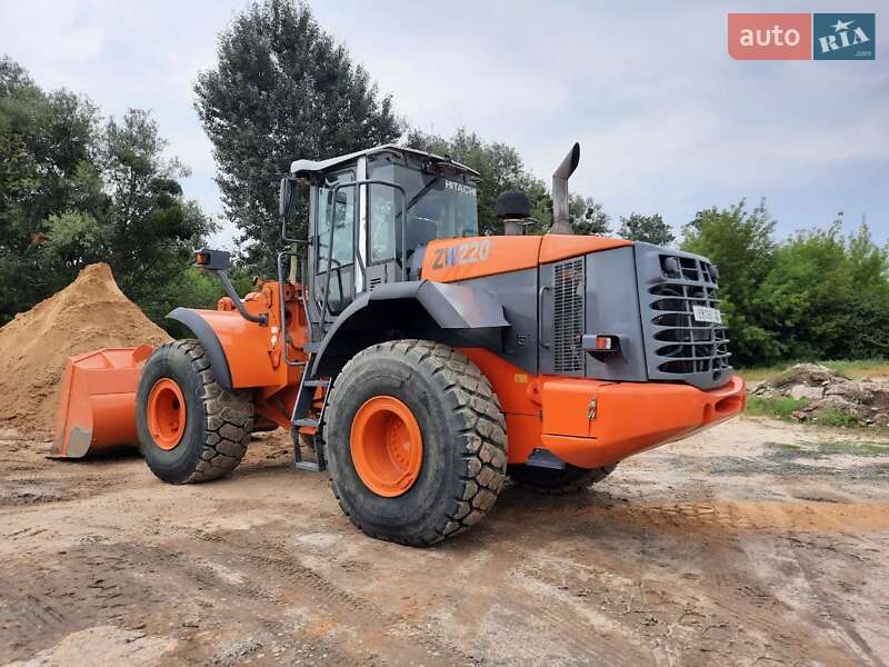 Фронтальный погрузчик Hitachi ZW 2006 в Луцке