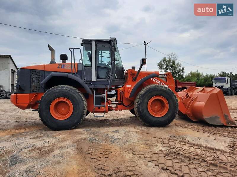 Фронтальный погрузчик Hitachi ZW 2006 в Луцке