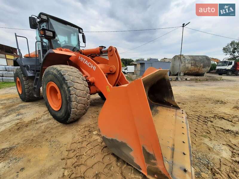 Фронтальный погрузчик Hitachi ZW 2006 в Луцке