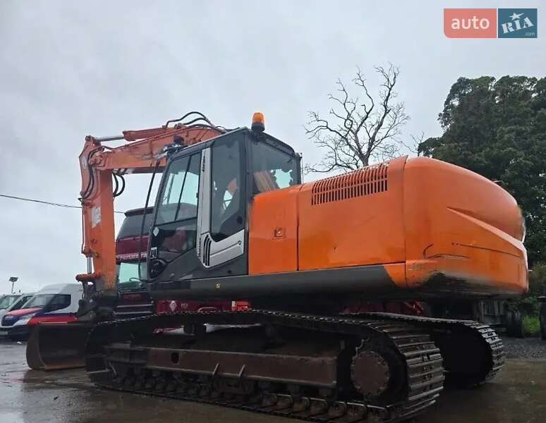 Гусеничный экскаватор Hitachi ZX 210LC-5B 2011 в Киеве фото 3 Гусеничный экскаватор Hitachi ZX 210LC-5B 2011 в Киеве