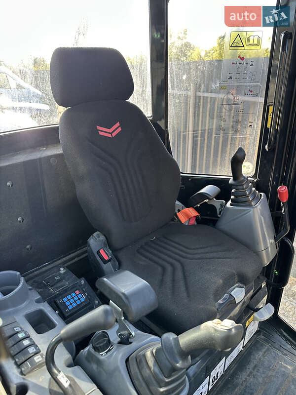 Міні-екскаватор Hitachi ZX 33U-3 CLR 2023 в Івано-Франківську фото 5 Міні-екскаватор Hitachi ZX 33U-3 CLR 2023 в Івано-Франківську