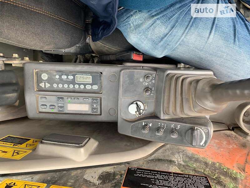 Гусеничный экскаватор Hitachi ZX 2011 в Киеве