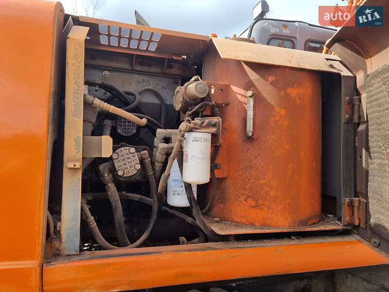 Колесный экскаватор Hitachi ZX 2005 в Одессе