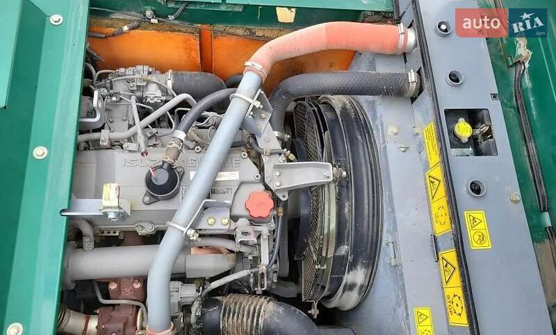 Колісний екскаватор Hitachi ZX 2015 в Києві