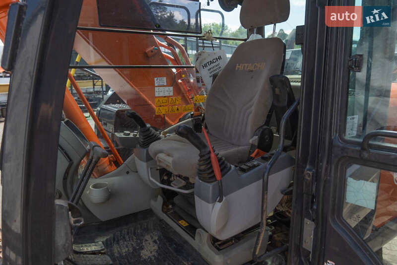 Гусеничный экскаватор Hitachi ZX 2021 в Житомире