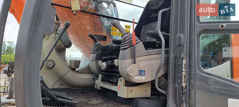 Гусеничный экскаватор Hitachi ZX 2010 в Одессе