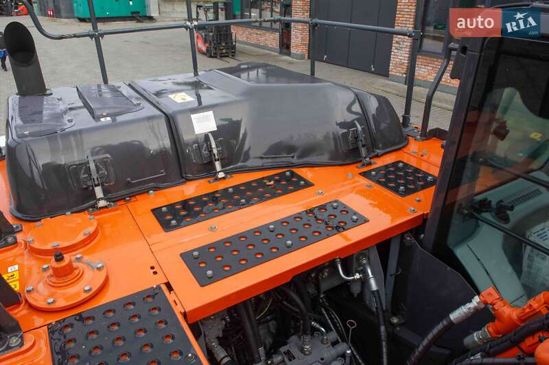 Гусеничный экскаватор Hitachi ZX 2021 в Житомире