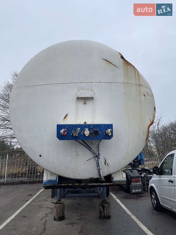 Цистерна HLS 350.45 1999 в Белой Церкви