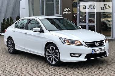 Седан Honda Accord 2015 в Киеве