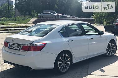 Седан Honda Accord 2015 в Києві