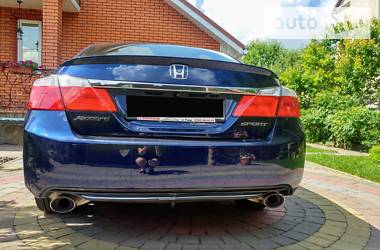 Седан Honda Accord 2015 в Ровно