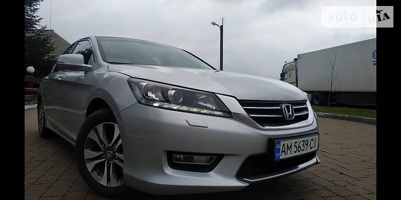 Седан Honda Accord 2013 в Мукачево