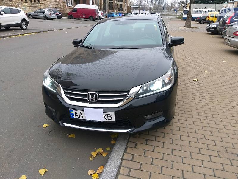 Седан Honda Accord 2014 в Києві