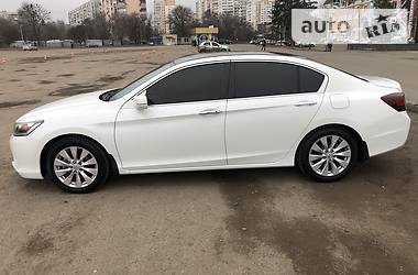 Седан Honda Accord 2014 в Киеве