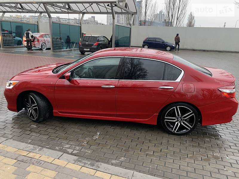 Седан Honda Accord 2016 в Києві