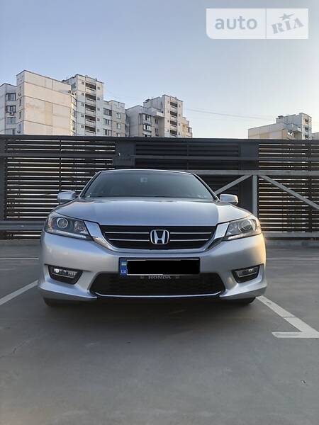 Седан Honda Accord 2013 в Києві