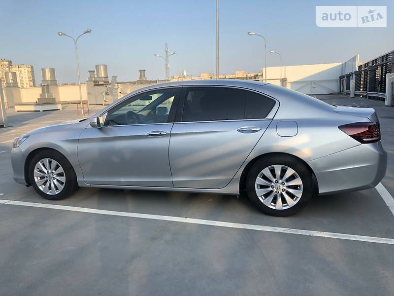 Седан Honda Accord 2013 в Києві