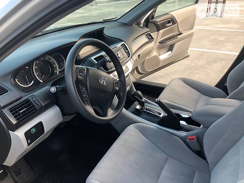 Седан Honda Accord 2013 в Києві
